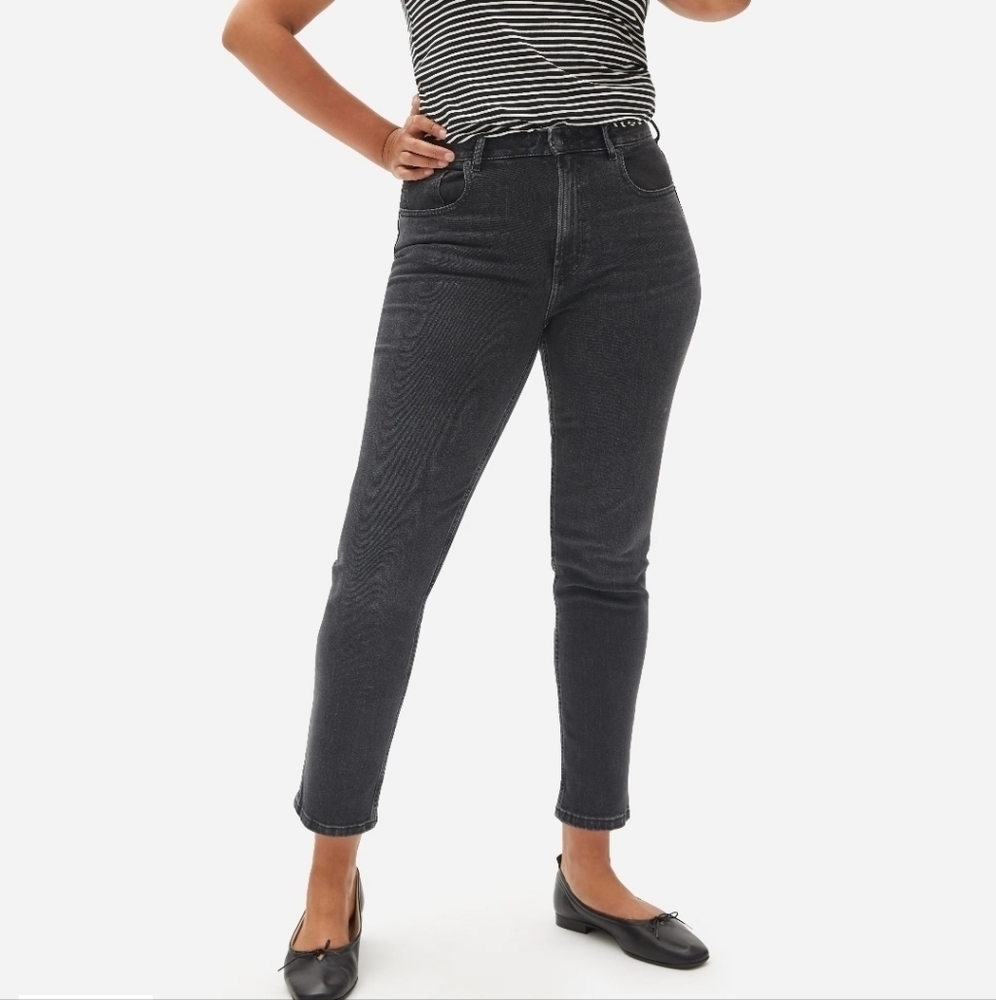 NWT Everlane The Curvy Cheeky Straight Jean in Washed Black size 23 ankle